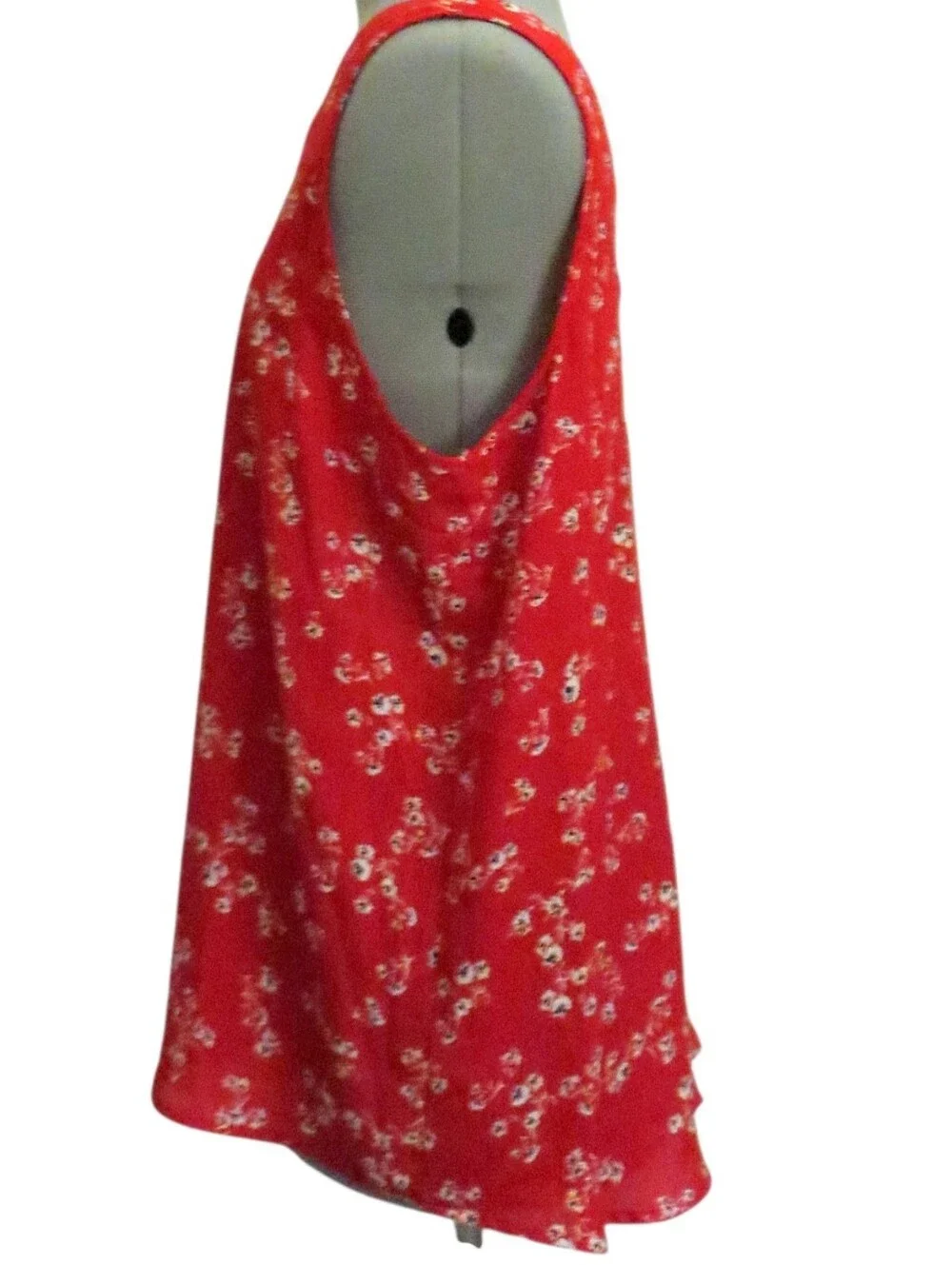 Maurices Red Floral Print Bar Back V Neck Sleeveless Tank Top Size Large New